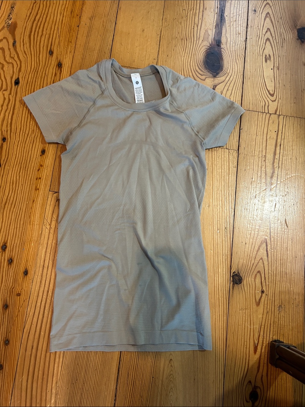 lululemon athletica Light Taupe Short Sleeve Tee swiftly tech size 2